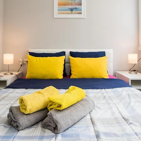 Malagaonbeach 2 - Two Bedrooms - Up To 3 People - 30 Meters